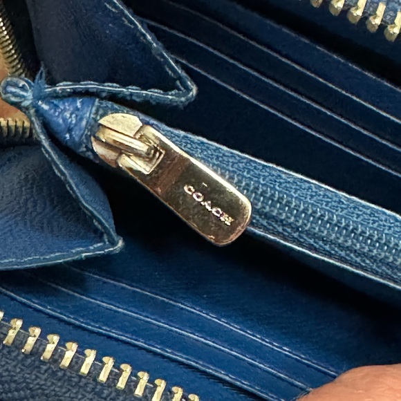 HTF COLOR COACH ACCORDION ZIP WALLET - Picture 13 of 13